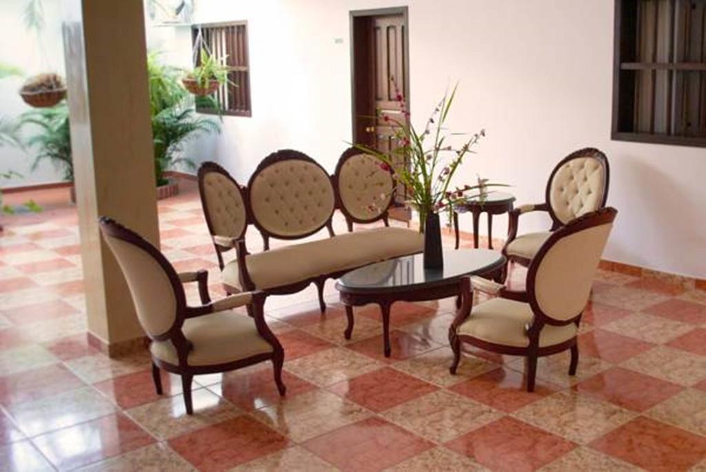 Hotel Las Nieves Giron Exterior photo