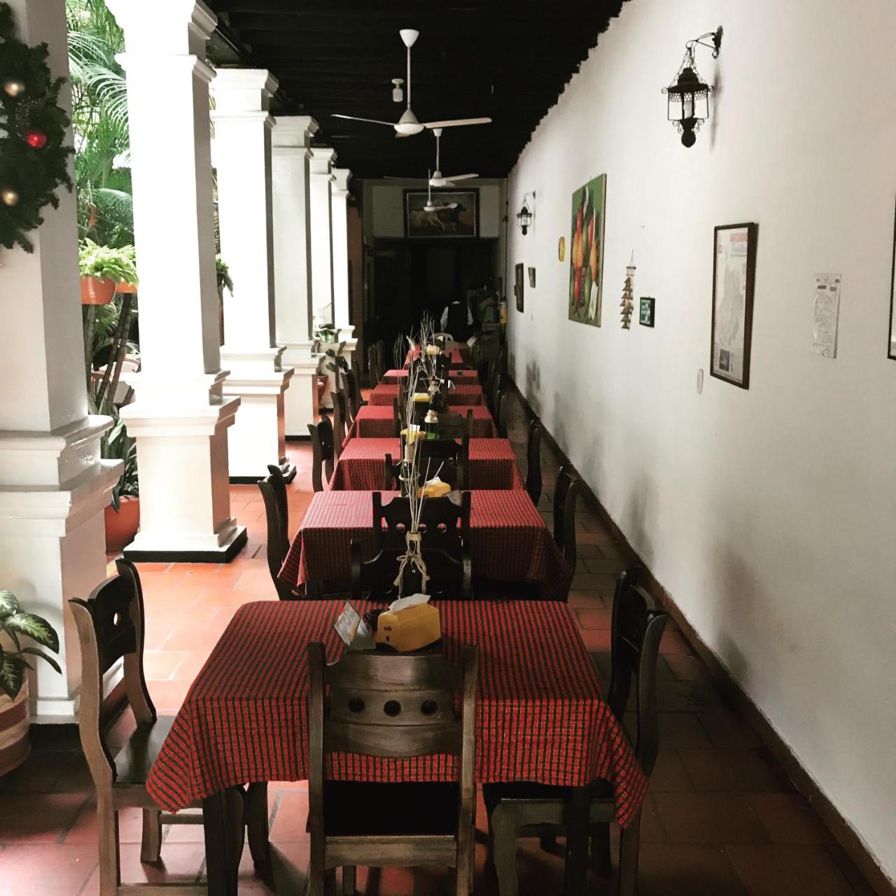 Hotel Las Nieves Giron Exterior photo