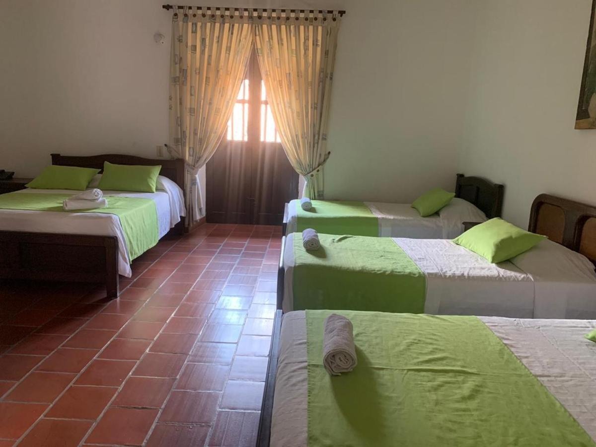 Hotel Las Nieves Giron Exterior photo
