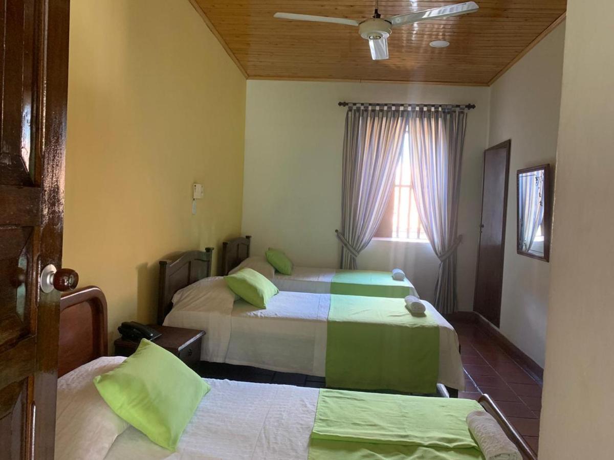 Hotel Las Nieves Giron Exterior photo
